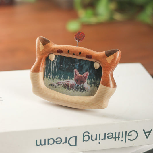 Fox-Shaped Picture Frame Fridge Magnet