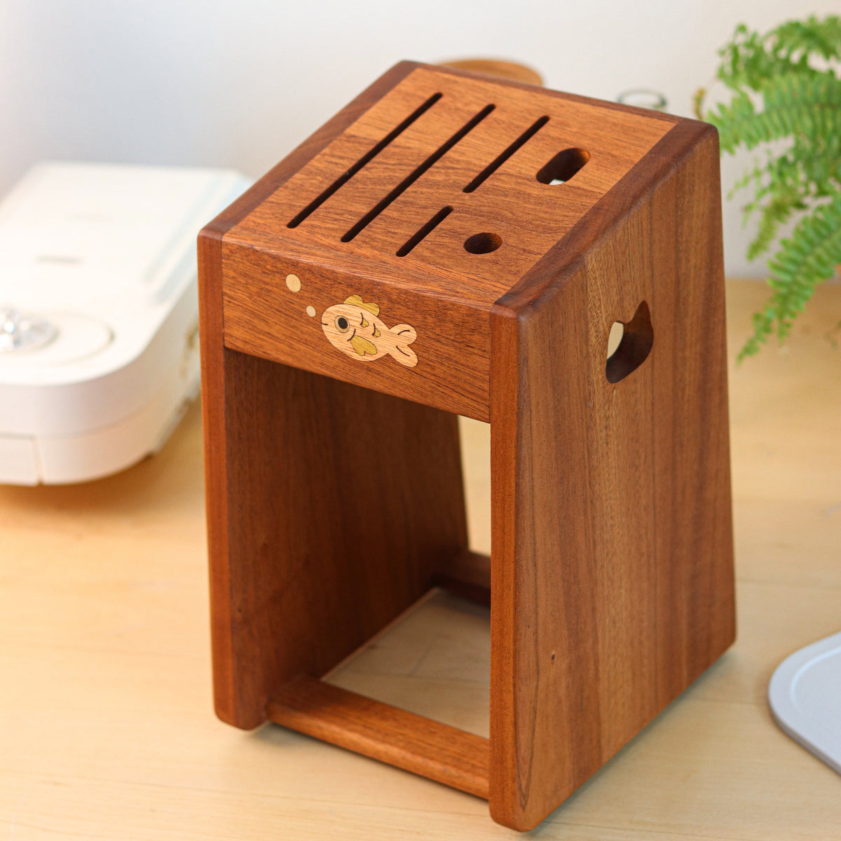 “Little Fish Blowing Bubbles” Patterned Knife Block