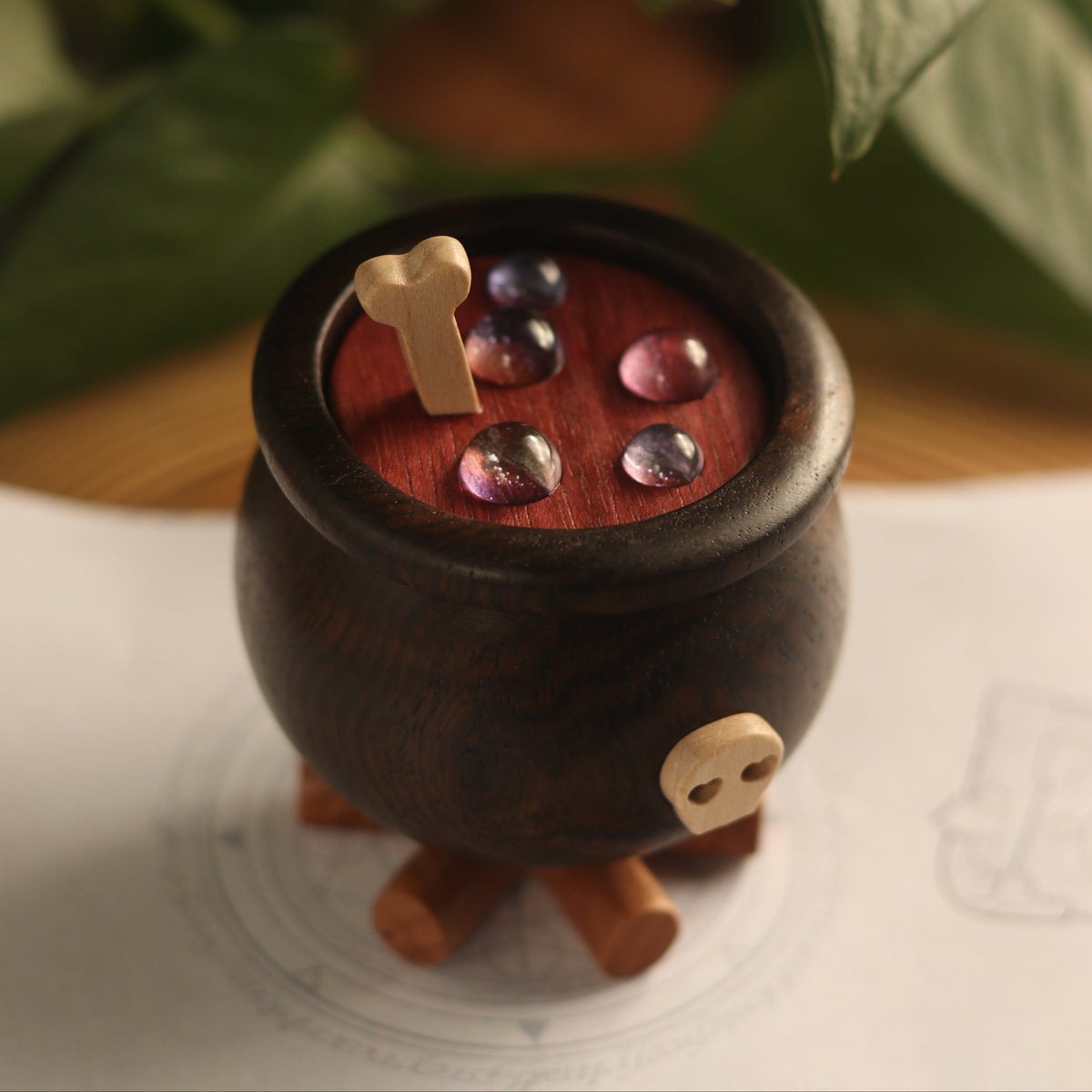 Witch's Cauldron-Shaped Aromatherapy Diffuser