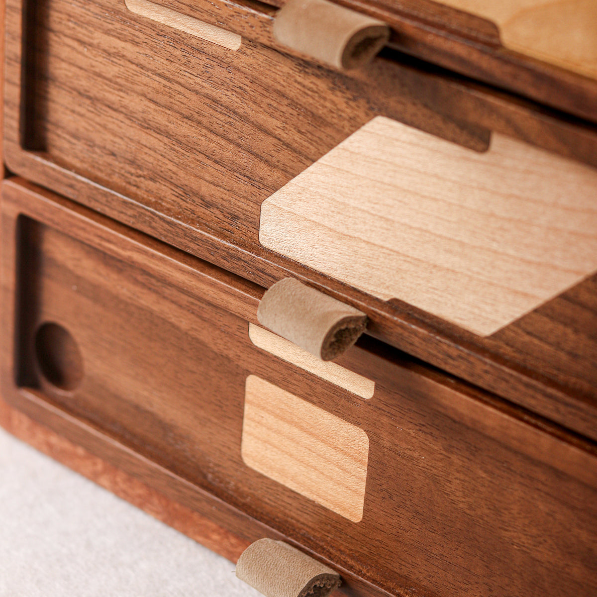OUI oui-cabinet-question-mark product detail square photo