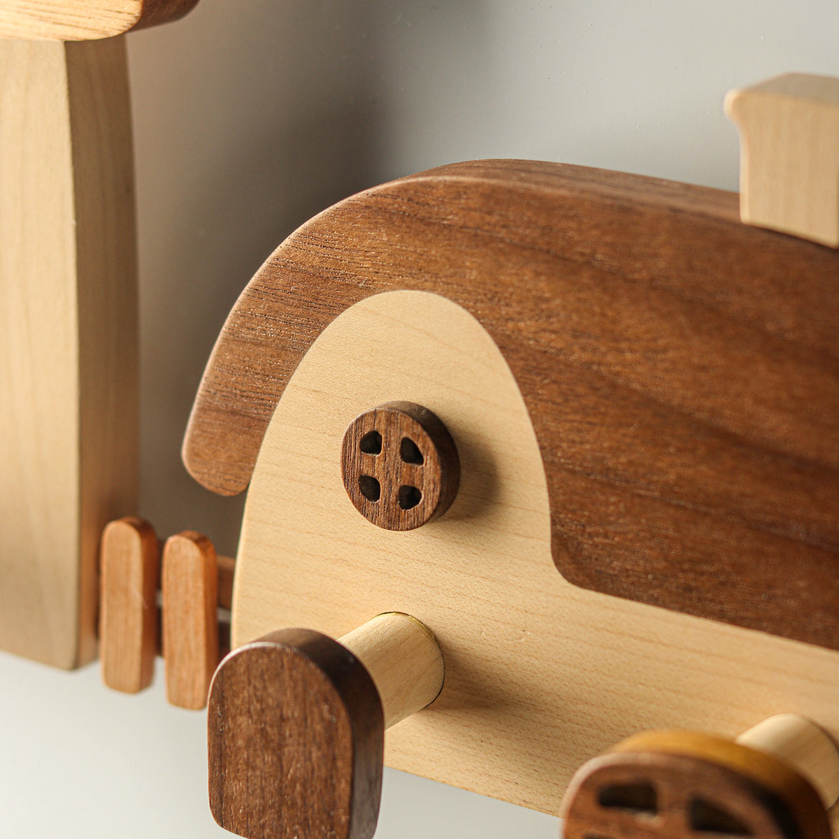 OUI oui-hanger-little-house product detail square photo